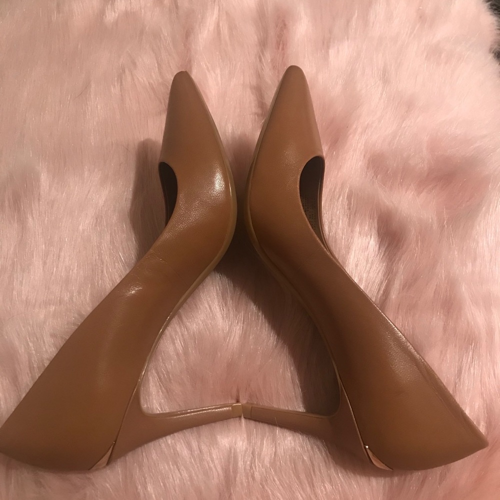 Calvin Klein Nude/Tan Gayle Pumps